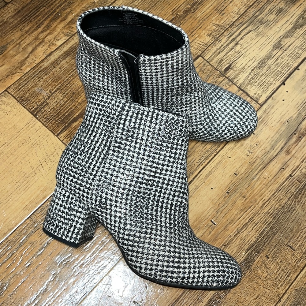Kelly and Katie black and white gingham rhinestone boots. Worn once!